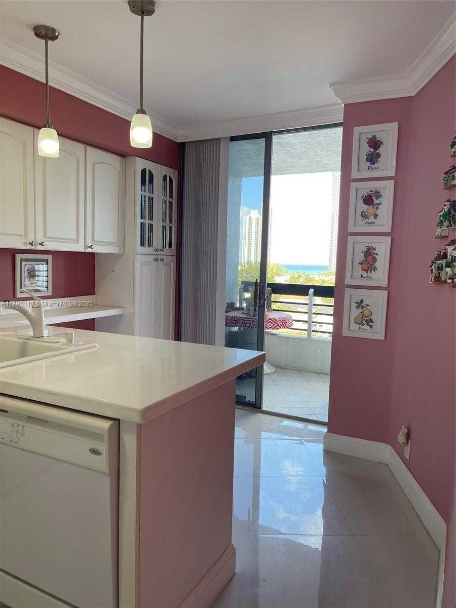 Small Image of 19101 NORTH EAST 36TH CT #1110, Aventura Number 47