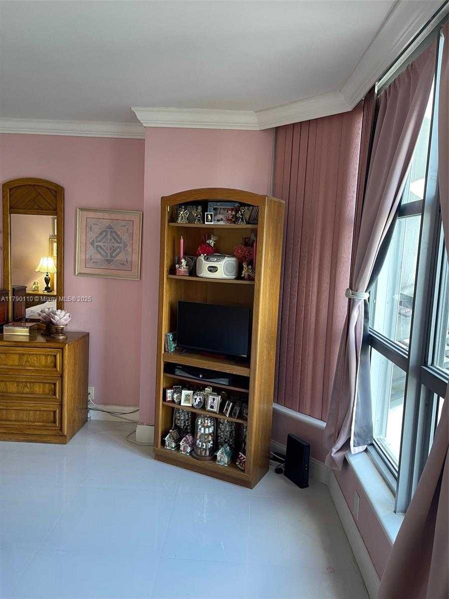 Small Image of 19101 NORTH EAST 36TH CT #1110, Aventura Number 56