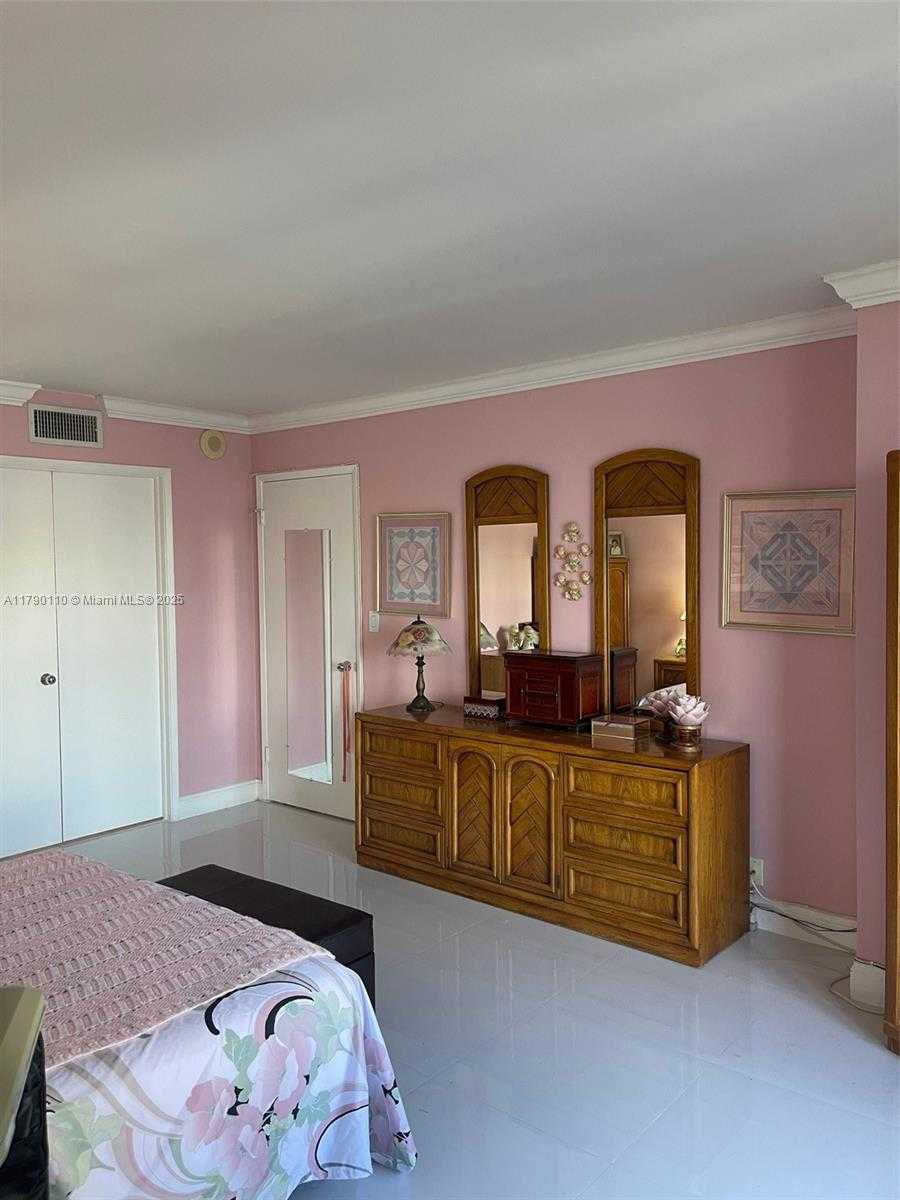 Small Image of 19101 NORTH EAST 36TH CT #1110, Aventura Number 57