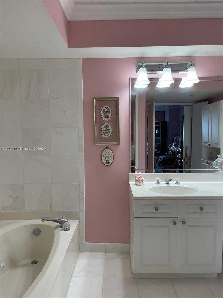 Small Image of 19101 NORTH EAST 36TH CT #1110, Aventura Number 68
