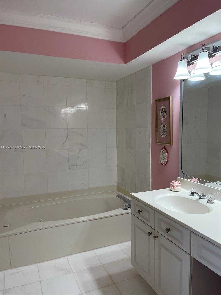 Small Image of 19101 NORTH EAST 36TH CT #1110, Aventura Number 70