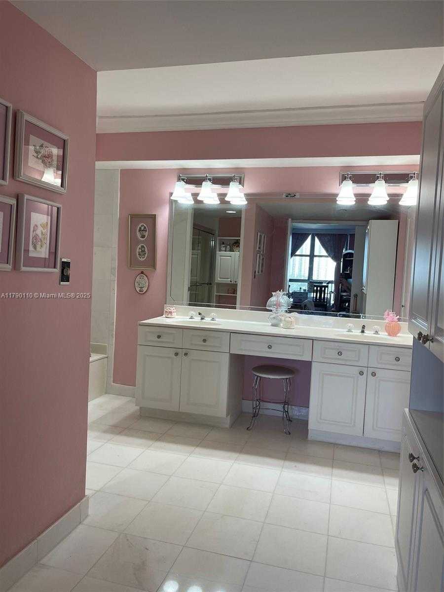 Small Image of 19101 NORTH EAST 36TH CT #1110, Aventura Number 71