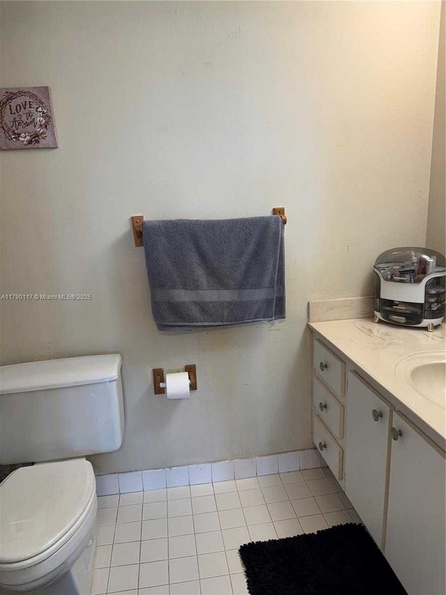 Small Image of 919 #504, Hollywood Number 21