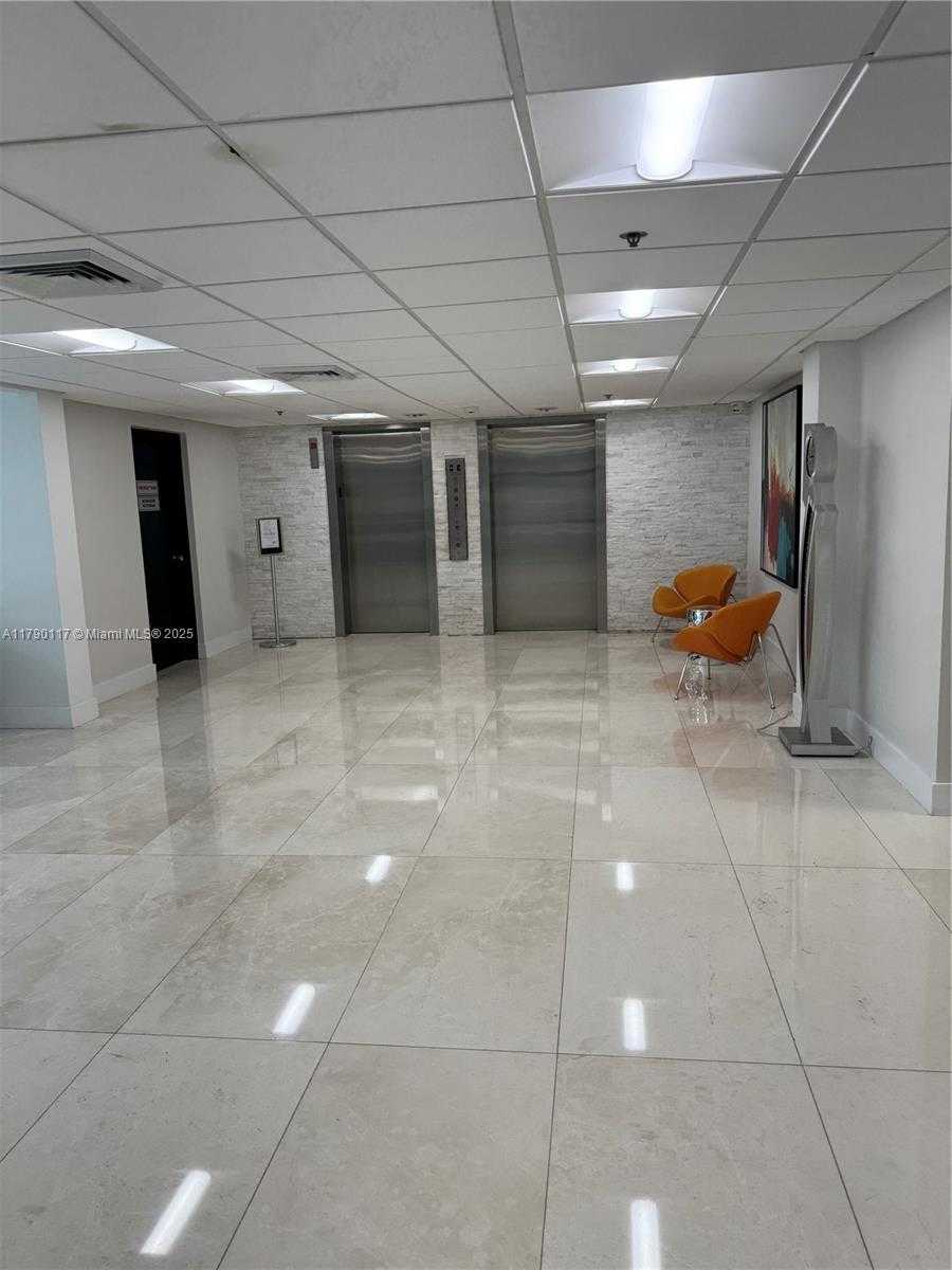 Small Image of 919 #504, Hollywood Number 31