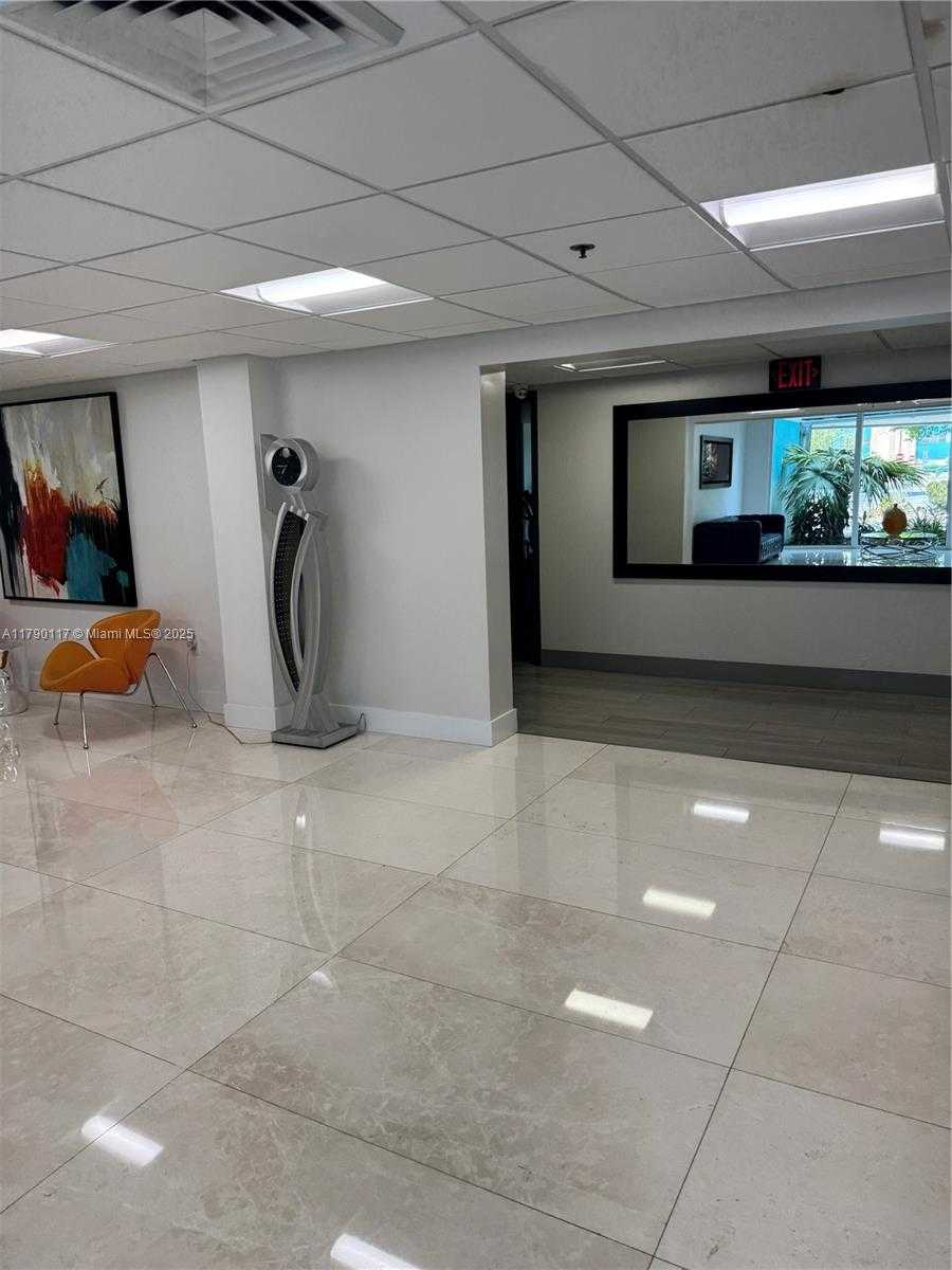 Small Image of 919 #504, Hollywood Number 4