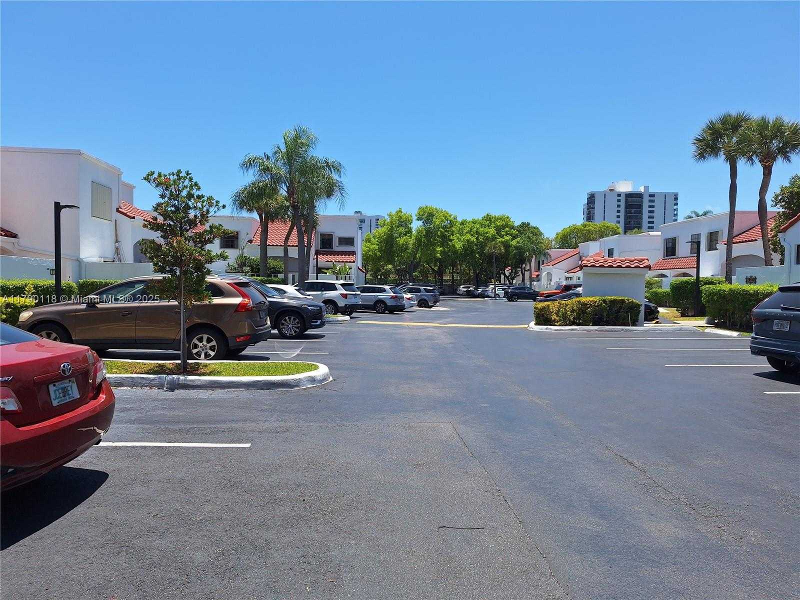 Small Image of 20907 #252-5, Aventura Number 21