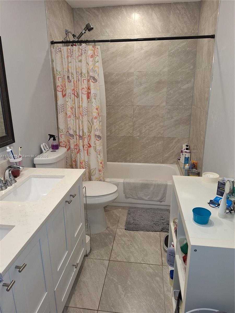 Small Image of 20907 #252-5, Aventura Number 9