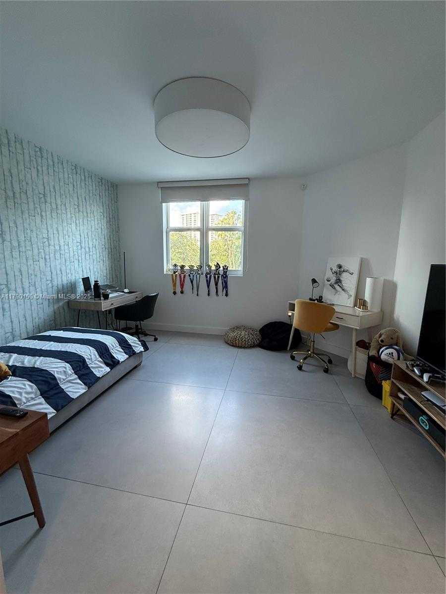Small Image of 3301 NORTH EAST 183RD ST #307, Aventura Number 10