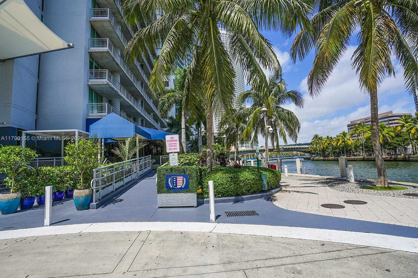 Small Image of 690 SOUTH WEST 1ST CT #2032, Miami Number 13