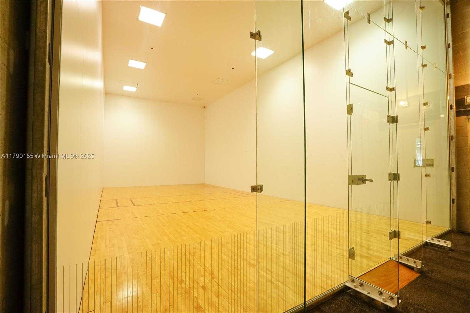 Small Image of 690 SOUTH WEST 1ST CT #2032, Miami Number 15