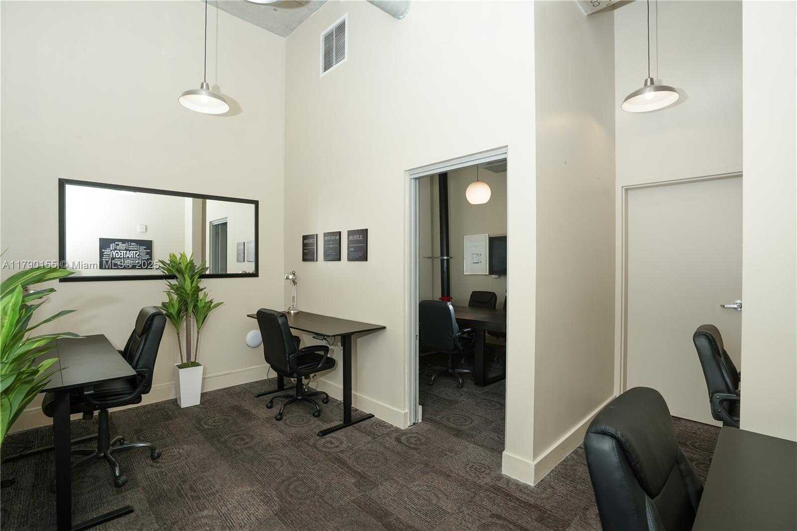 Small Image of 690 SOUTH WEST 1ST CT #2032, Miami Number 23