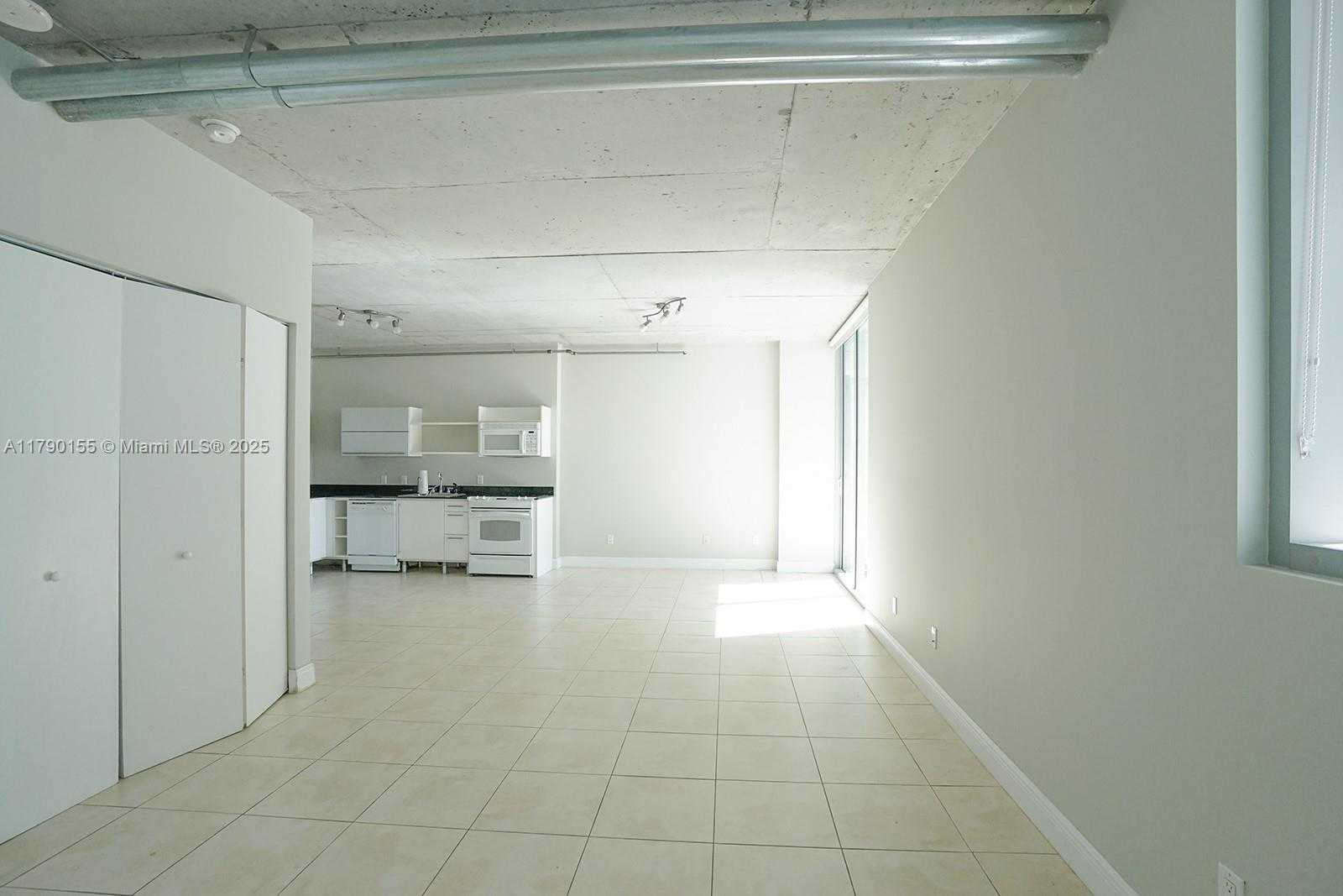 Small Image of 690 SOUTH WEST 1ST CT #2032, Miami Number 5