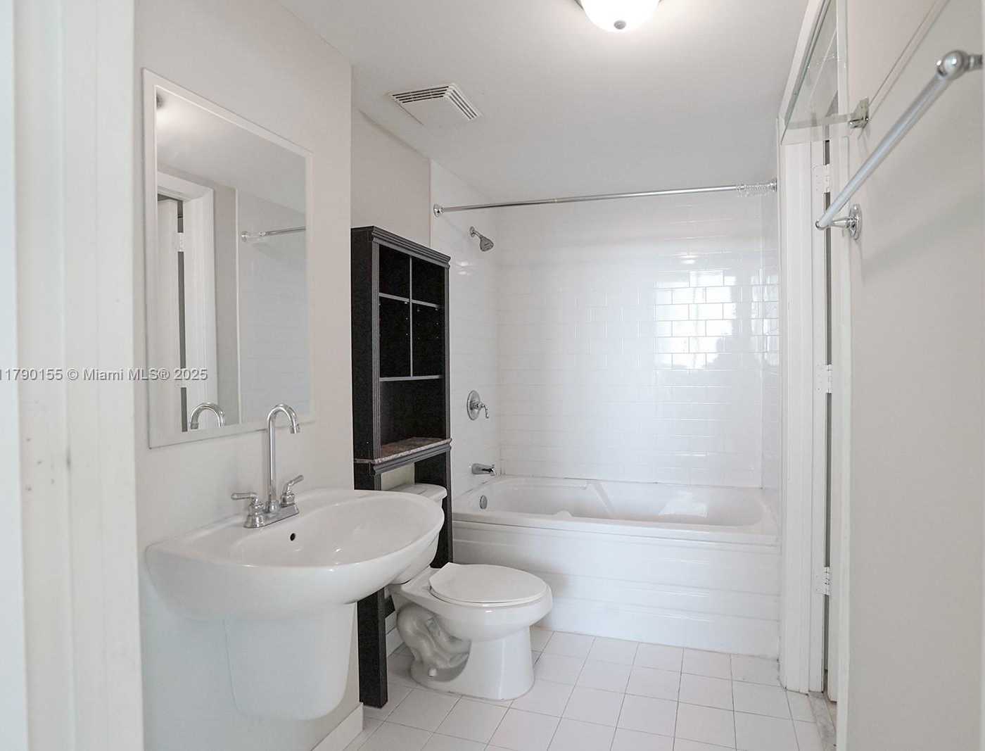 Small Image of 690 SOUTH WEST 1ST CT #2032, Miami Number 6