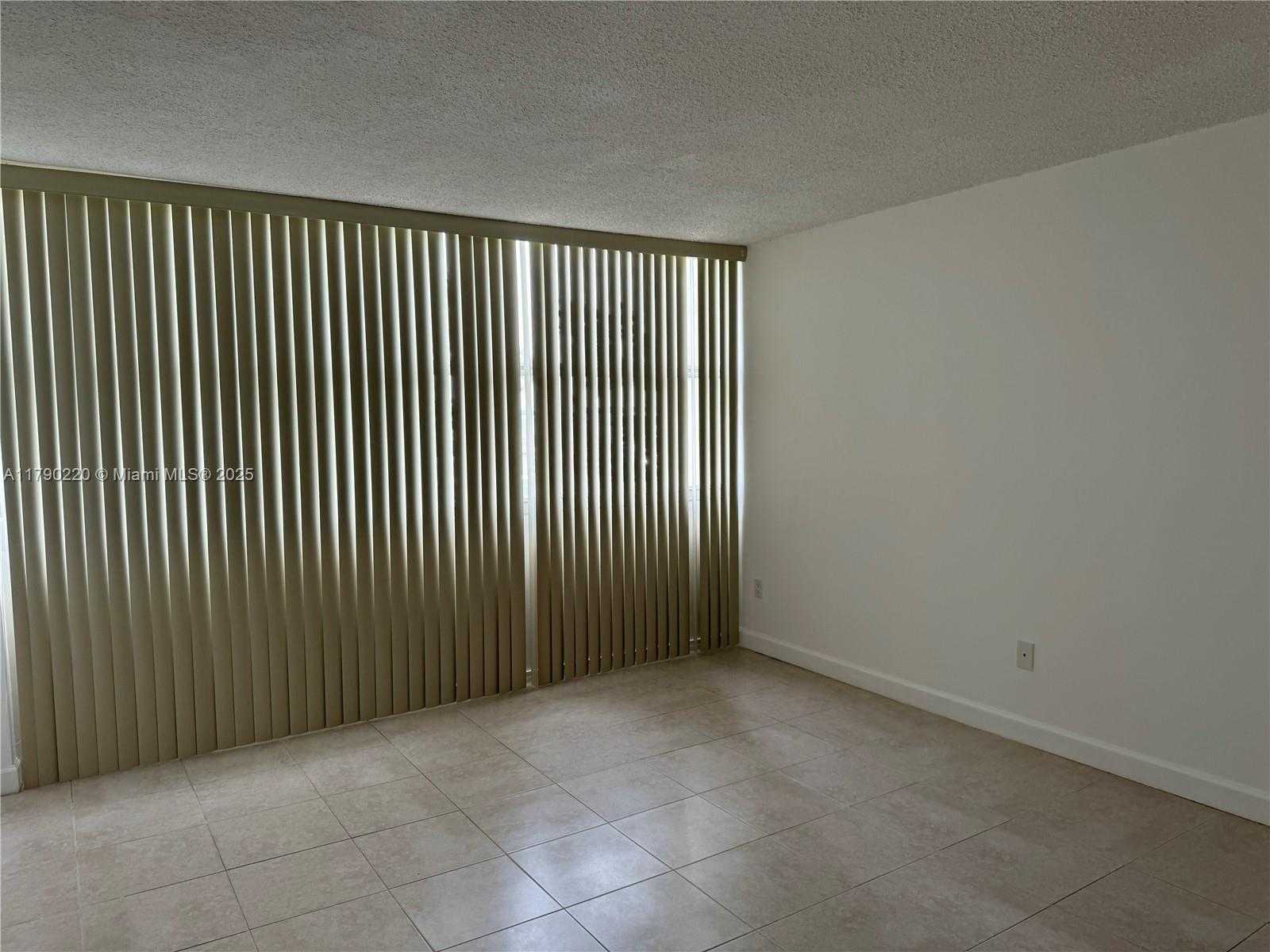 Small Image of 1420 BRICKELL BAY DR #103A1, Miami Number 11