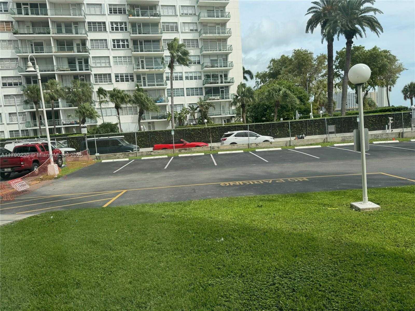 Small Image of 1420 BRICKELL BAY DR #103A1, Miami Number 18