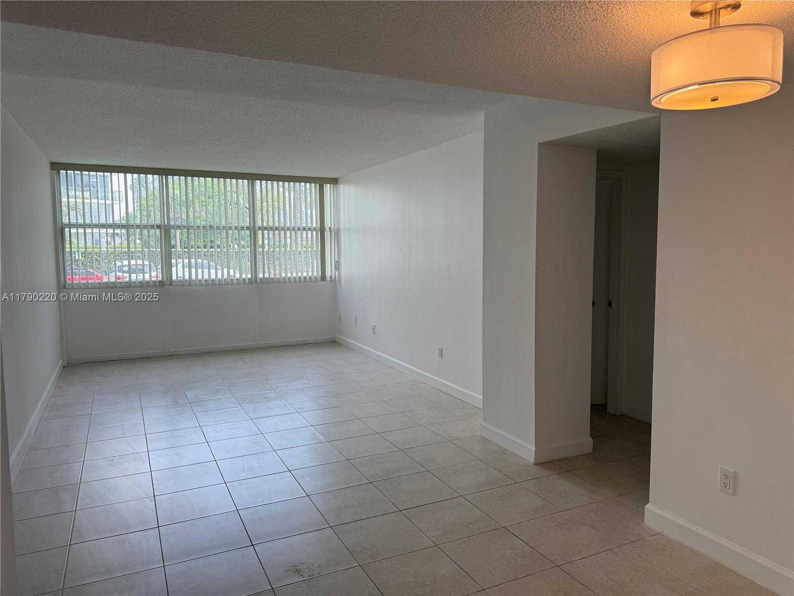 Small Image of 1420 BRICKELL BAY DR #103A1, Miami Number 8
