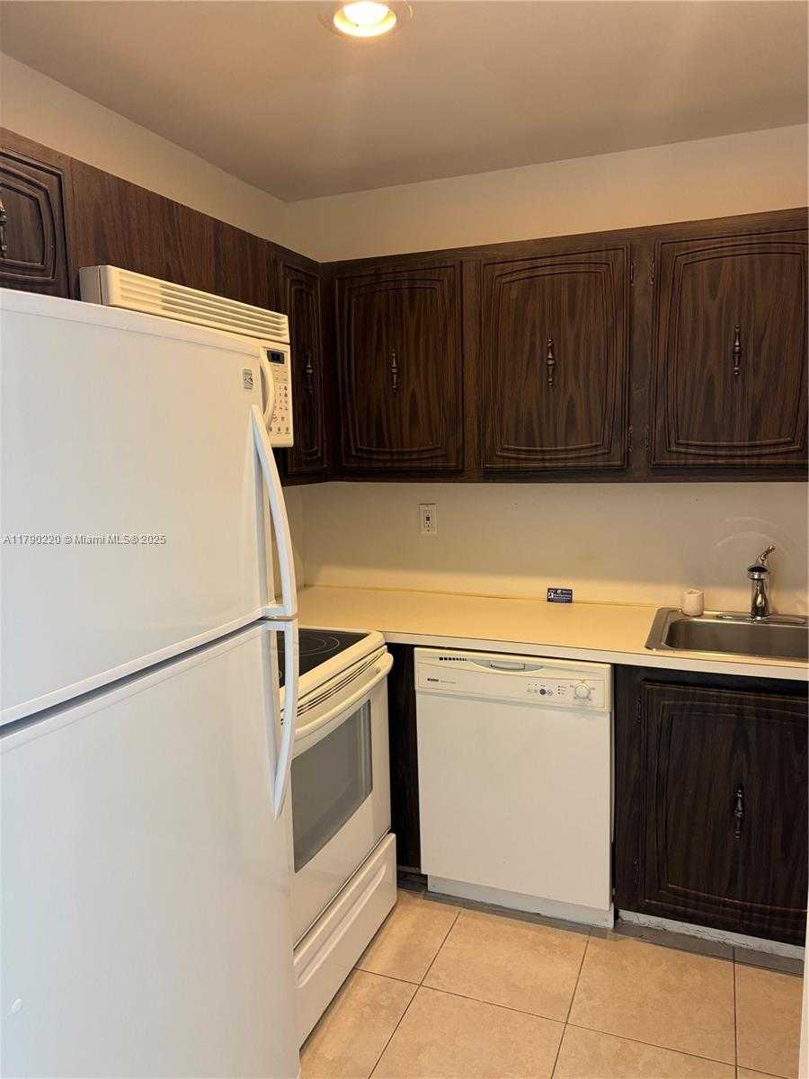 Small Image of 1420 BRICKELL BAY DR #103A1, Miami Number 9
