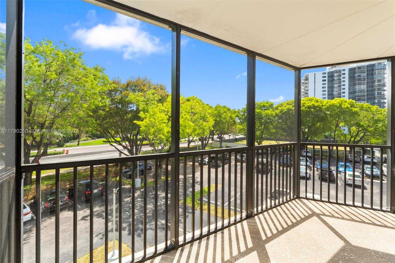 Small Image of 3401 NORTH COUNTRY CLUB DR #311, Aventura Number 13