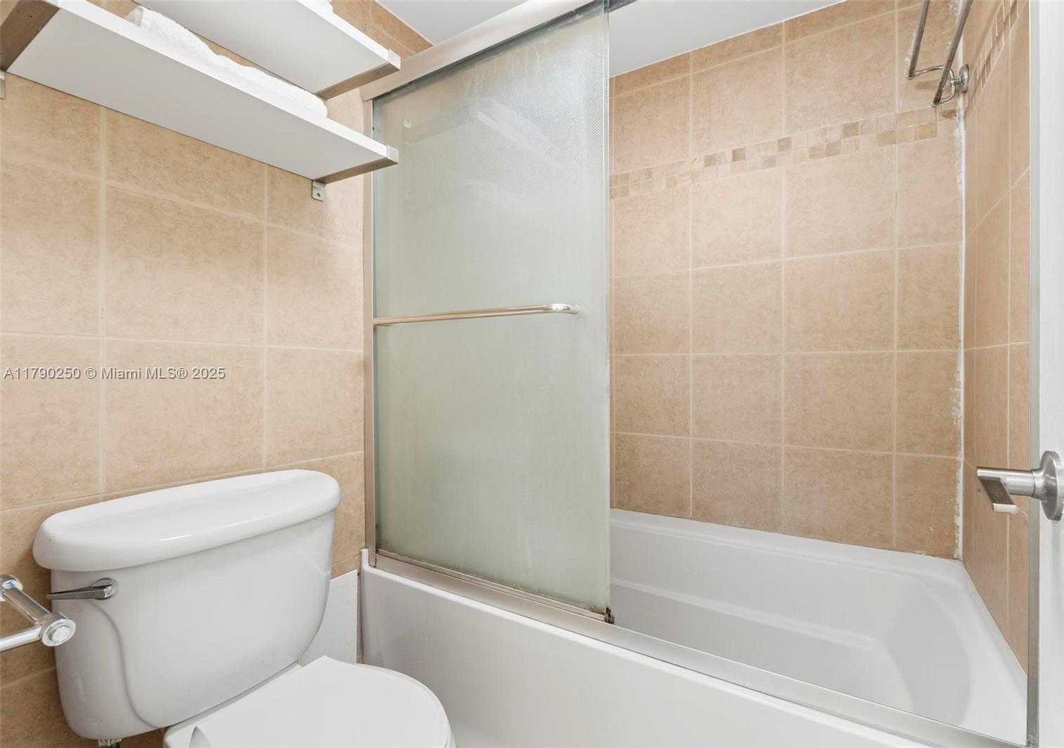 Small Image of 3401 NORTH COUNTRY CLUB DR #311, Aventura Number 16