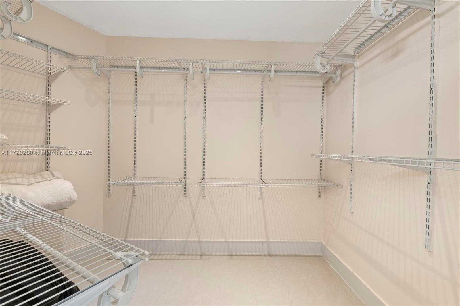 Small Image of 3401 NORTH COUNTRY CLUB DR #311, Aventura Number 18