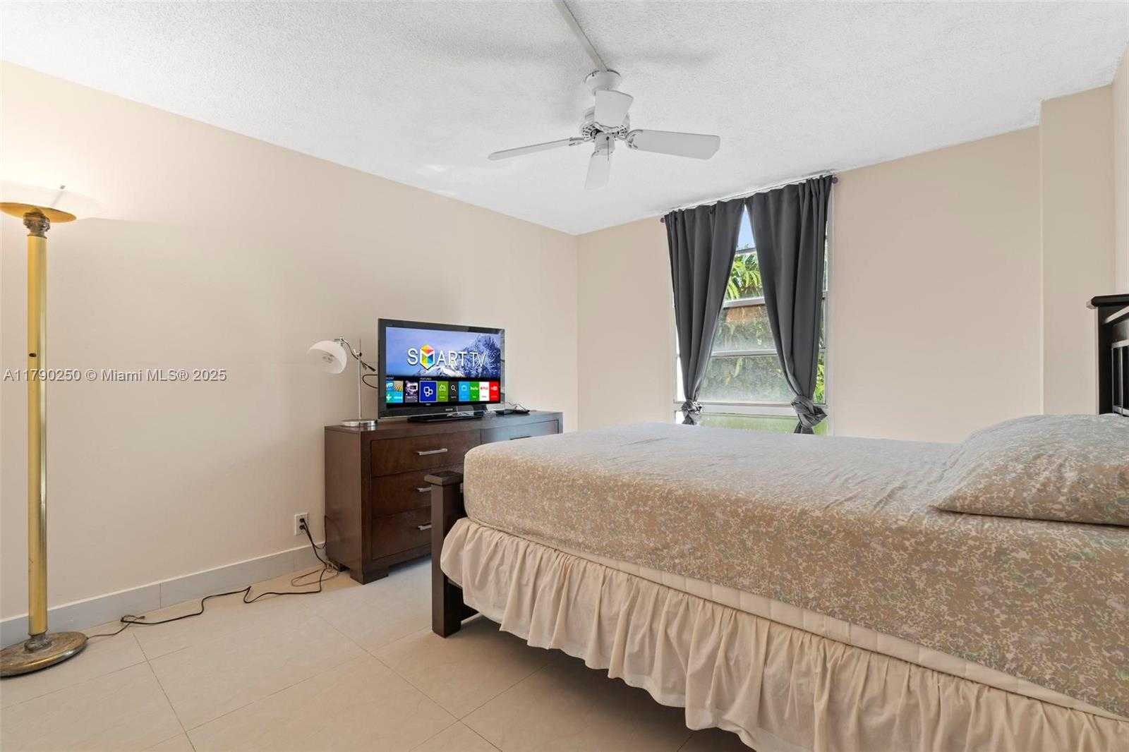 Small Image of 3401 NORTH COUNTRY CLUB DR #311, Aventura Number 21