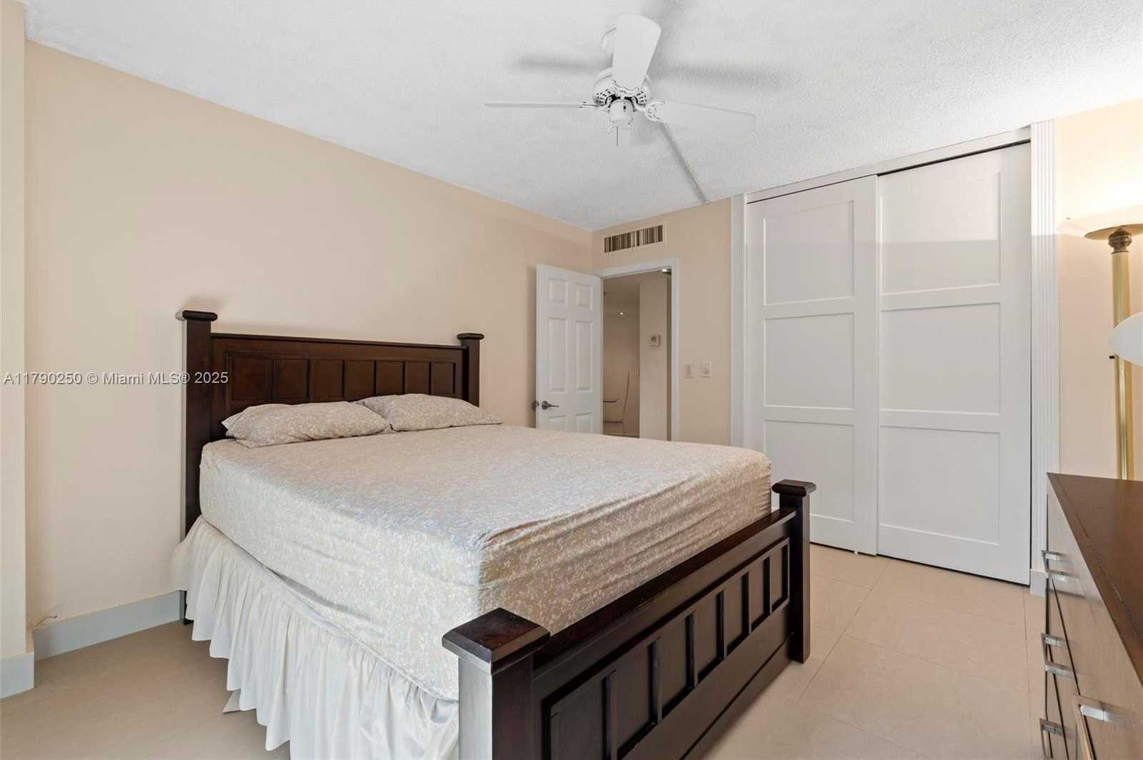 Small Image of 3401 NORTH COUNTRY CLUB DR #311, Aventura Number 22