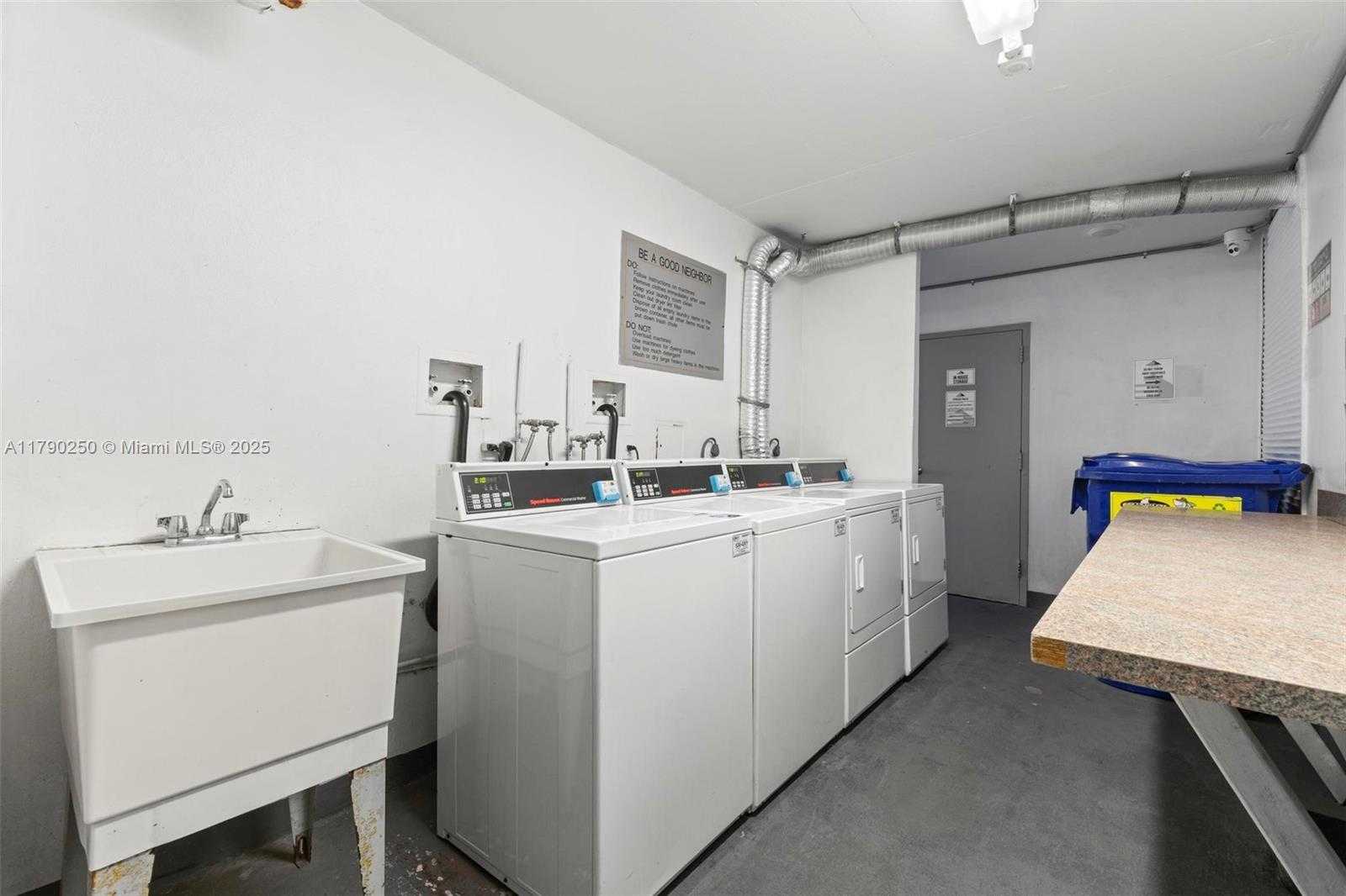 Small Image of 3401 NORTH COUNTRY CLUB DR #311, Aventura Number 24