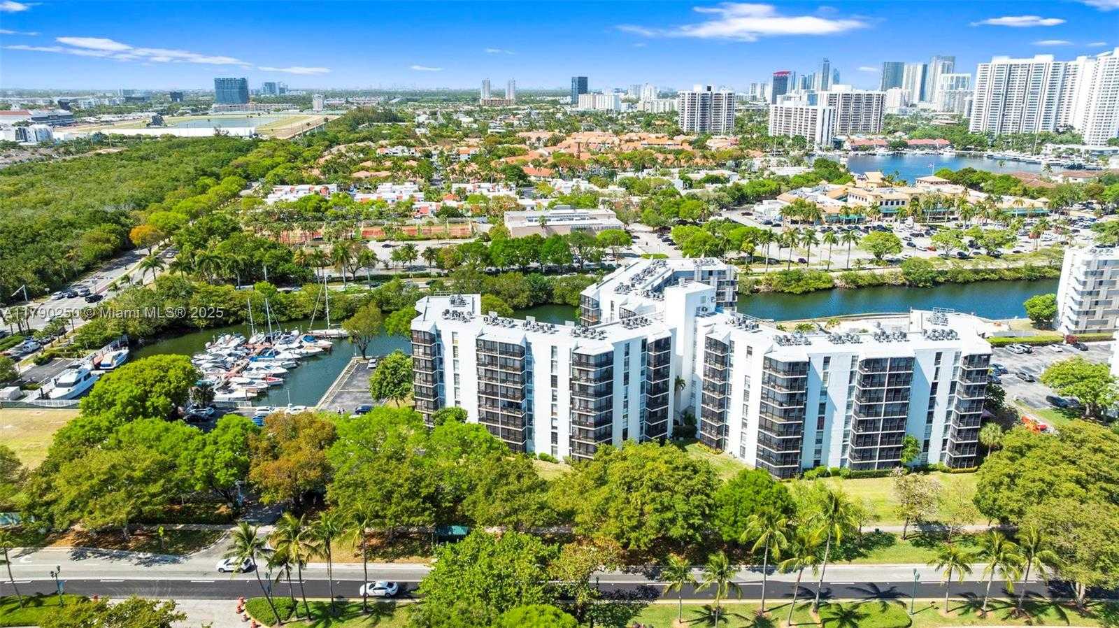 Small Image of 3401 NORTH COUNTRY CLUB DR #311, Aventura Number 27