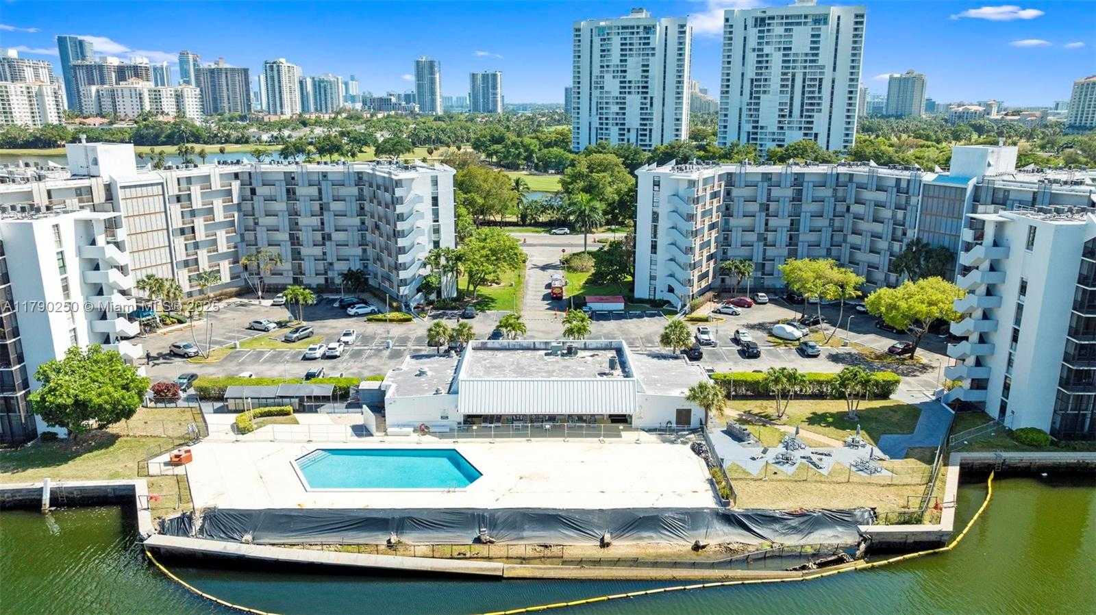 Small Image of 3401 NORTH COUNTRY CLUB DR #311, Aventura Number 30