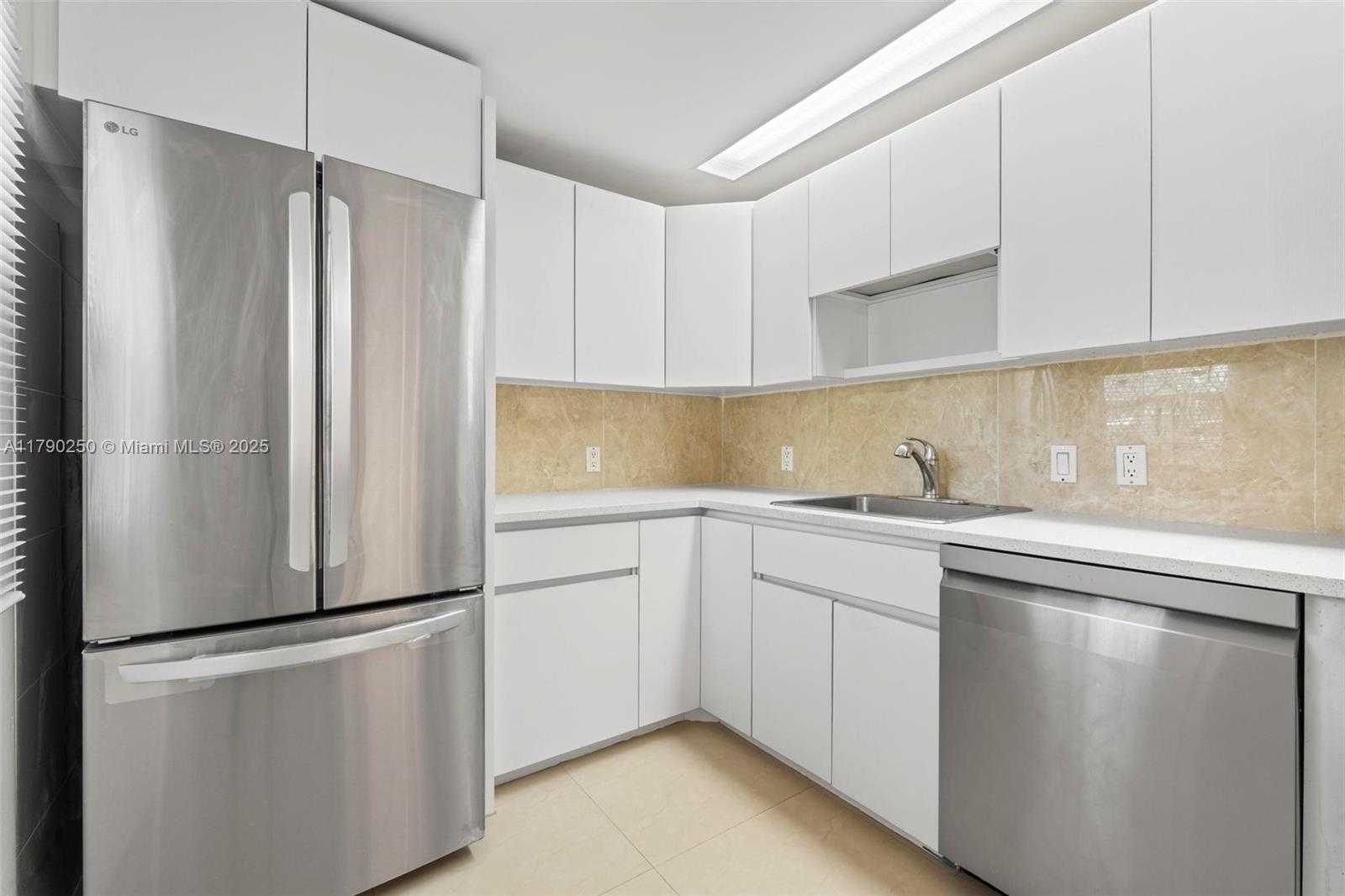 Small Image of 3401 NORTH COUNTRY CLUB DR #311, Aventura Number 7
