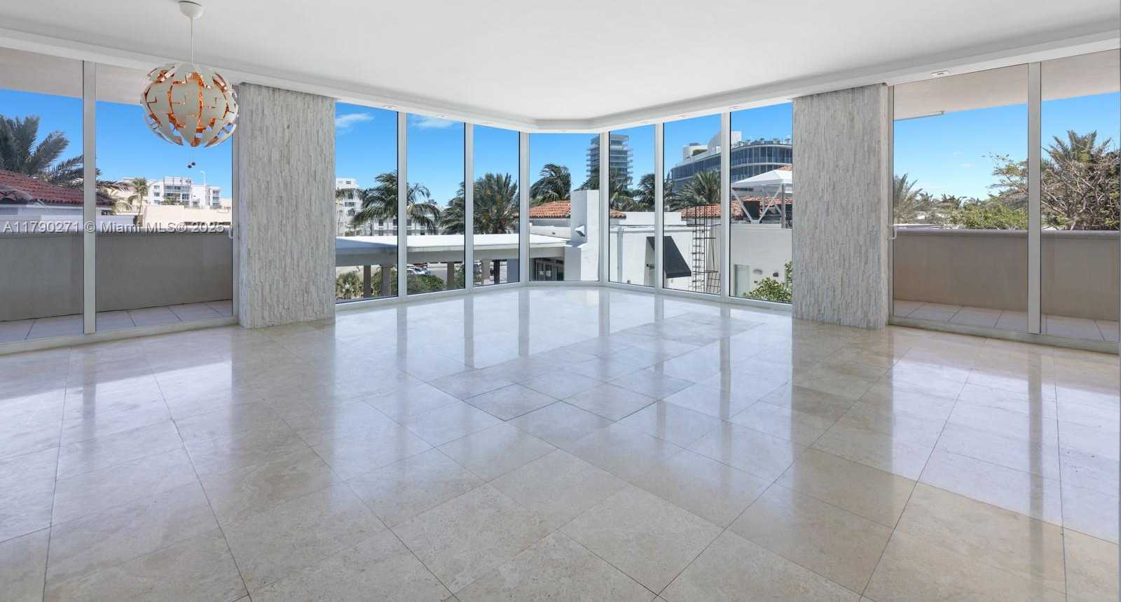 Small Image of 300 SOUTH POINTE DR #405, Miami Beach Number 12