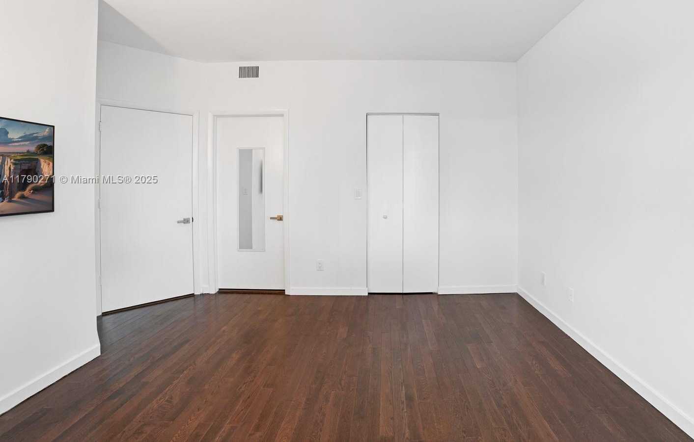 Small Image of 300 SOUTH POINTE DR #405, Miami Beach Number 18