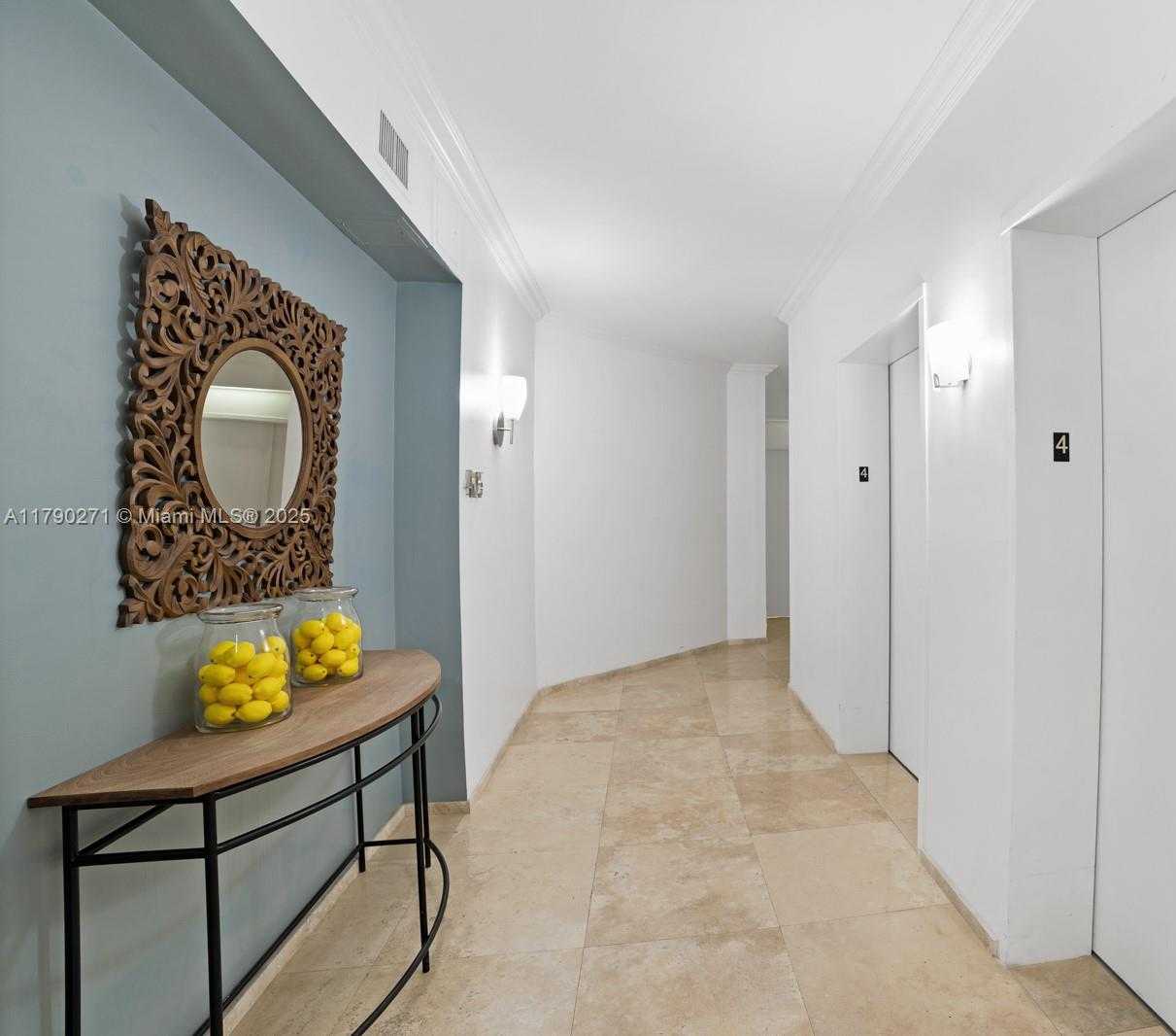 Small Image of 300 SOUTH POINTE DR #405, Miami Beach Number 27