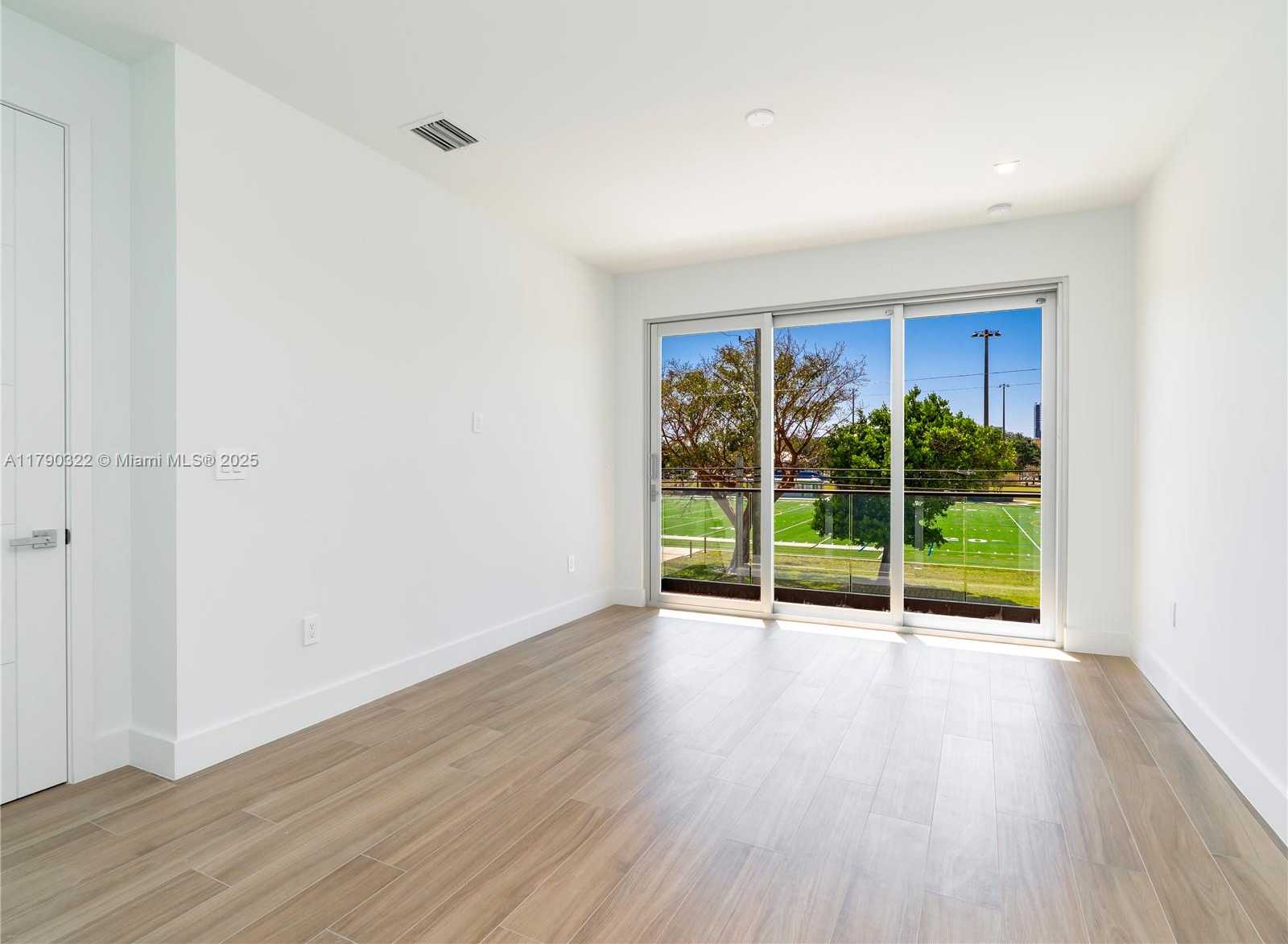 Small Image of 734 NORTH EAST 14TH AVE, Fort Lauderdale Number 19
