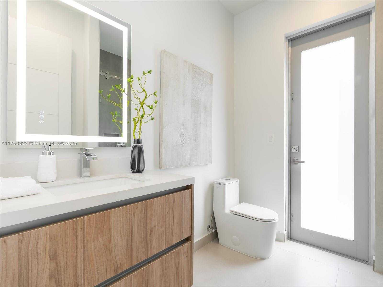 Small Image of 734 NORTH EAST 14TH AVE, Fort Lauderdale Number 20