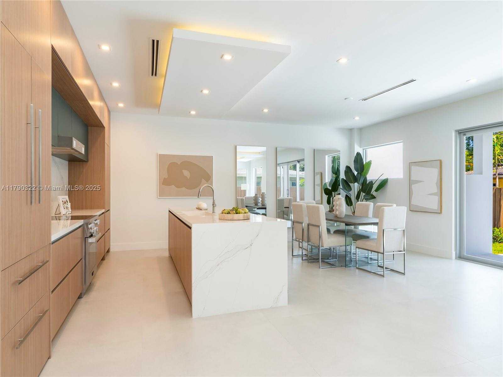 Small Image of 734 NORTH EAST 14TH AVE, Fort Lauderdale Number 3