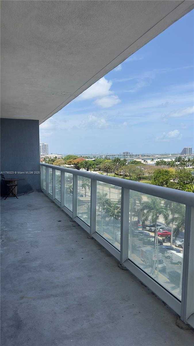 Small Image of 50 BISCAYNE BLVD #812, Miami Number 12