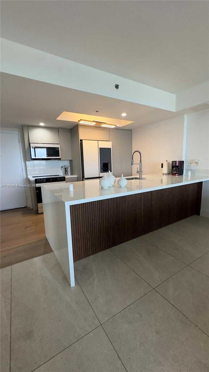 Small Image of 50 BISCAYNE BLVD #812, Miami Number 13