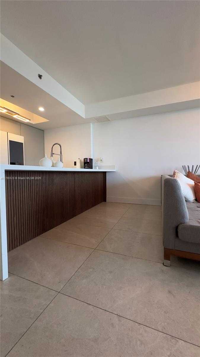 Small Image of 50 BISCAYNE BLVD #812, Miami Number 16