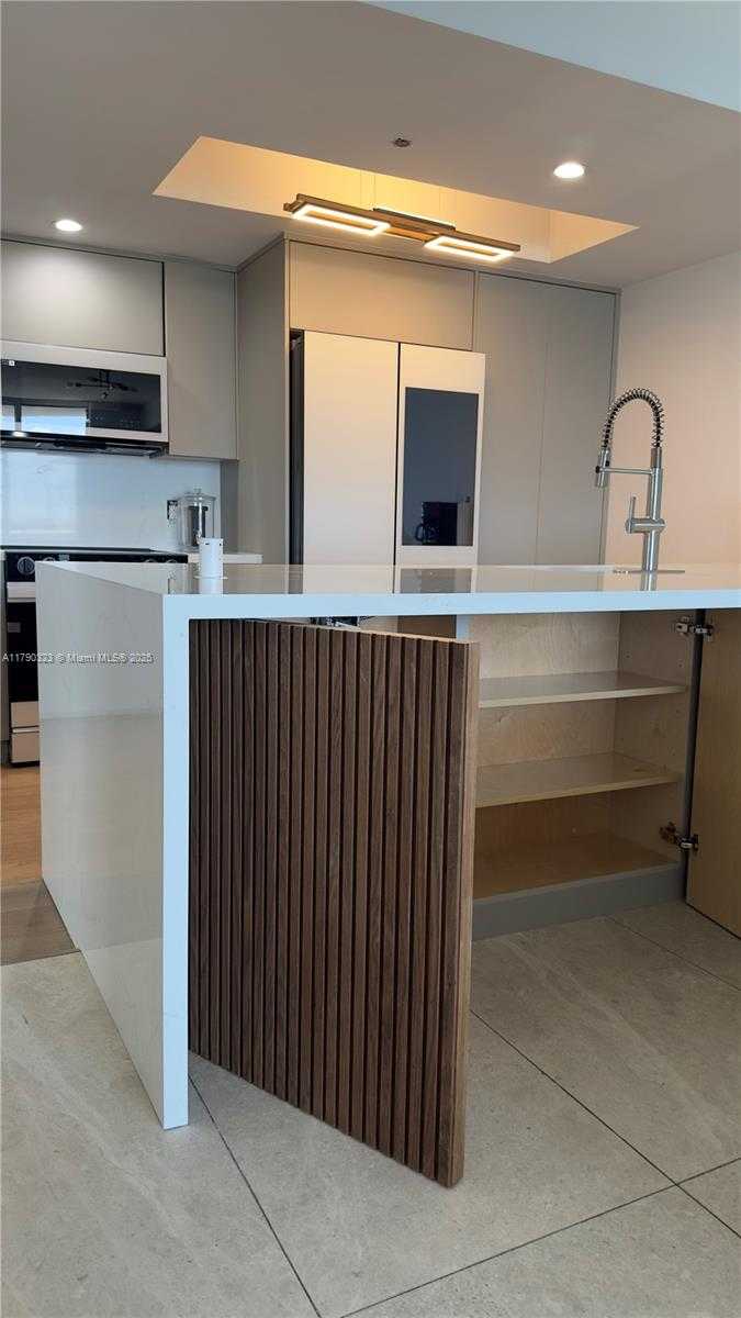 Small Image of 50 BISCAYNE BLVD #812, Miami Number 17