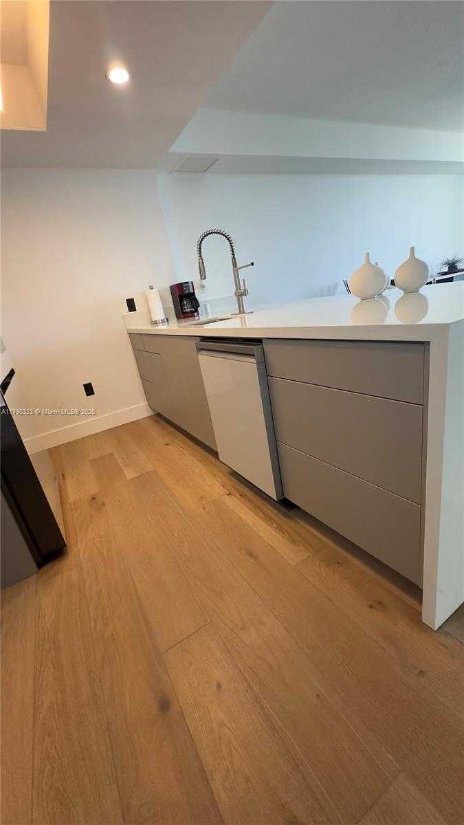 Small Image of 50 BISCAYNE BLVD #812, Miami Number 18