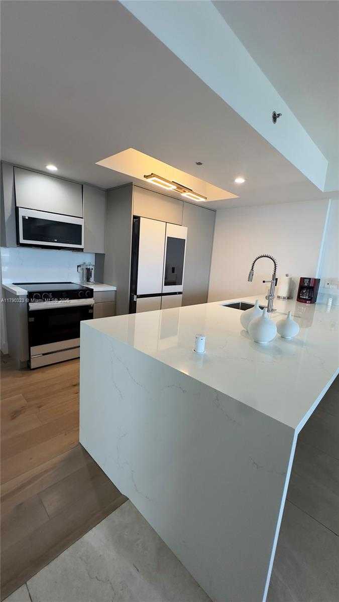 Small Image of 50 BISCAYNE BLVD #812, Miami Number 22