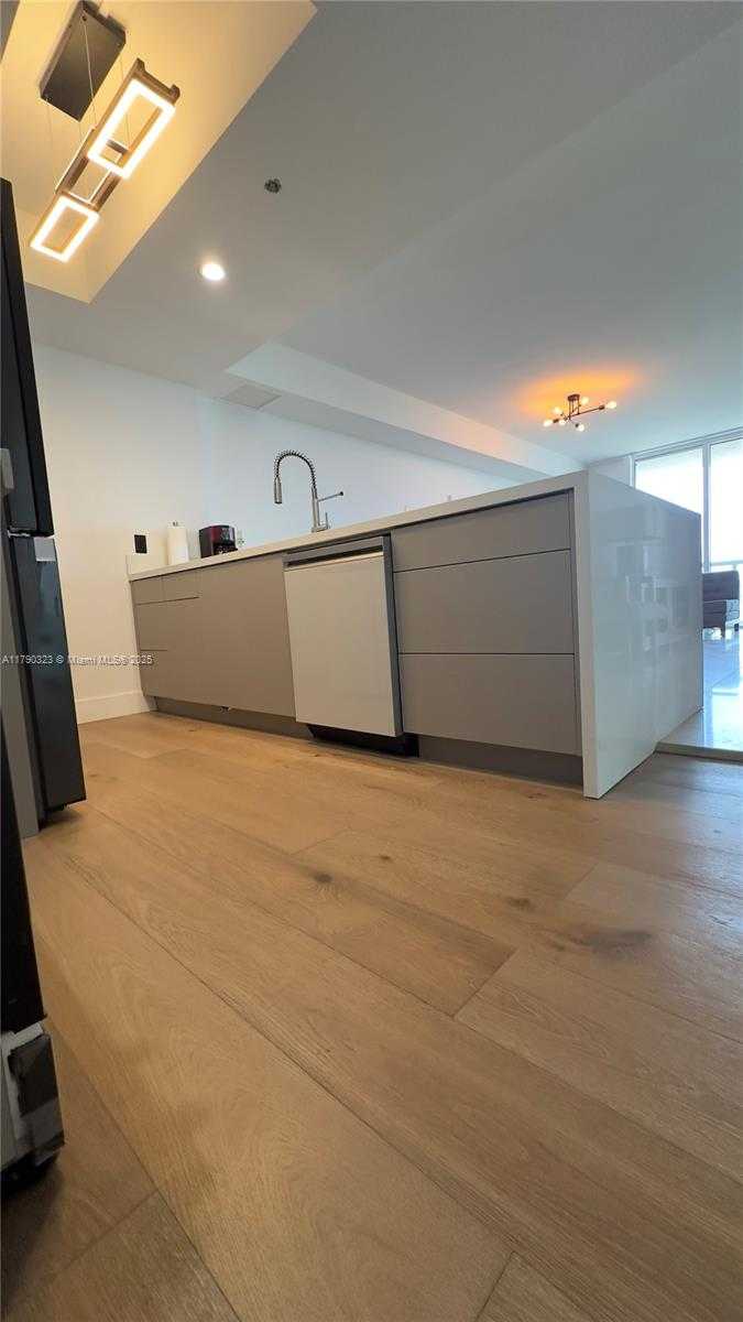 Small Image of 50 BISCAYNE BLVD #812, Miami Number 23