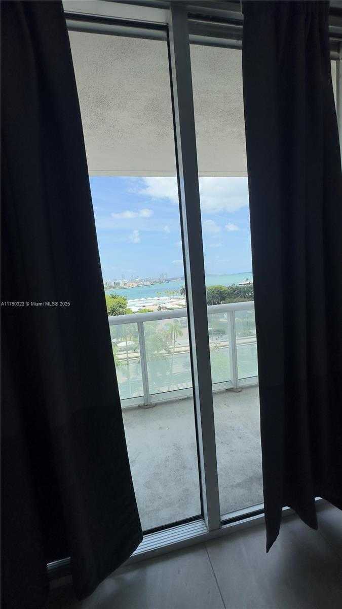 Small Image of 50 BISCAYNE BLVD #812, Miami Number 32