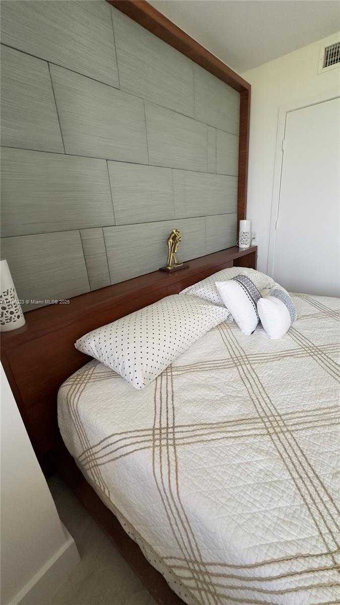 Small Image of 50 BISCAYNE BLVD #812, Miami Number 33