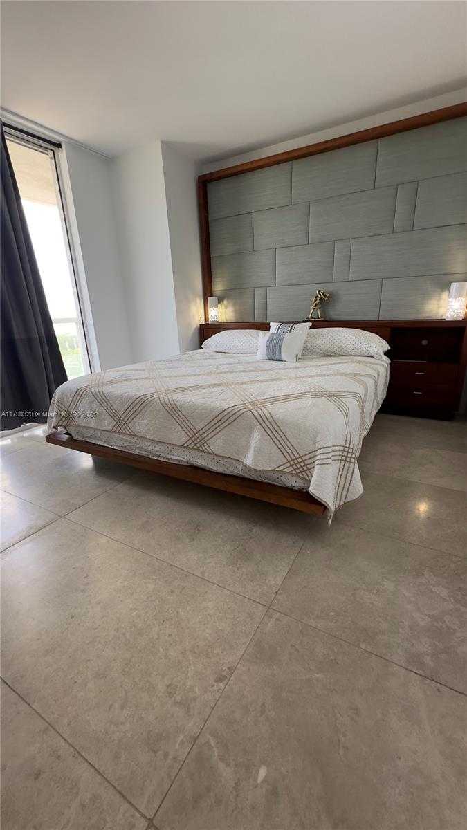 Small Image of 50 BISCAYNE BLVD #812, Miami Number 37