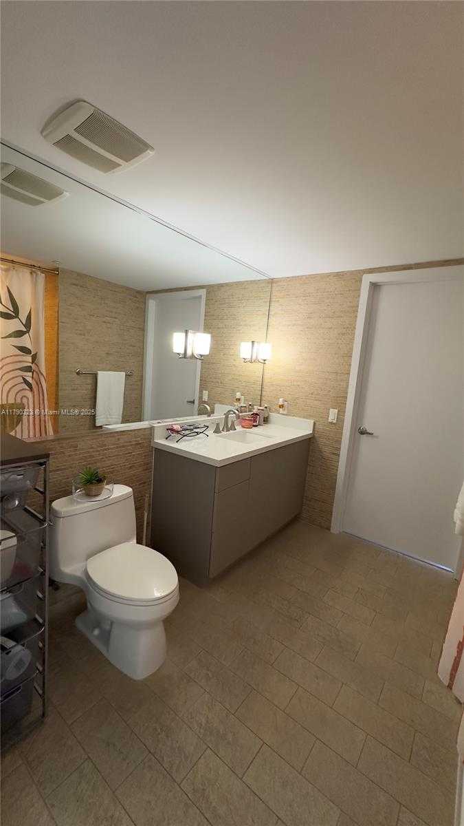 Small Image of 50 BISCAYNE BLVD #812, Miami Number 40