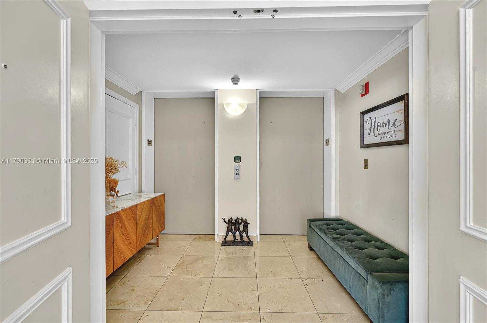 Small Image of 21050 POINT PL #2301, Aventura Number 23