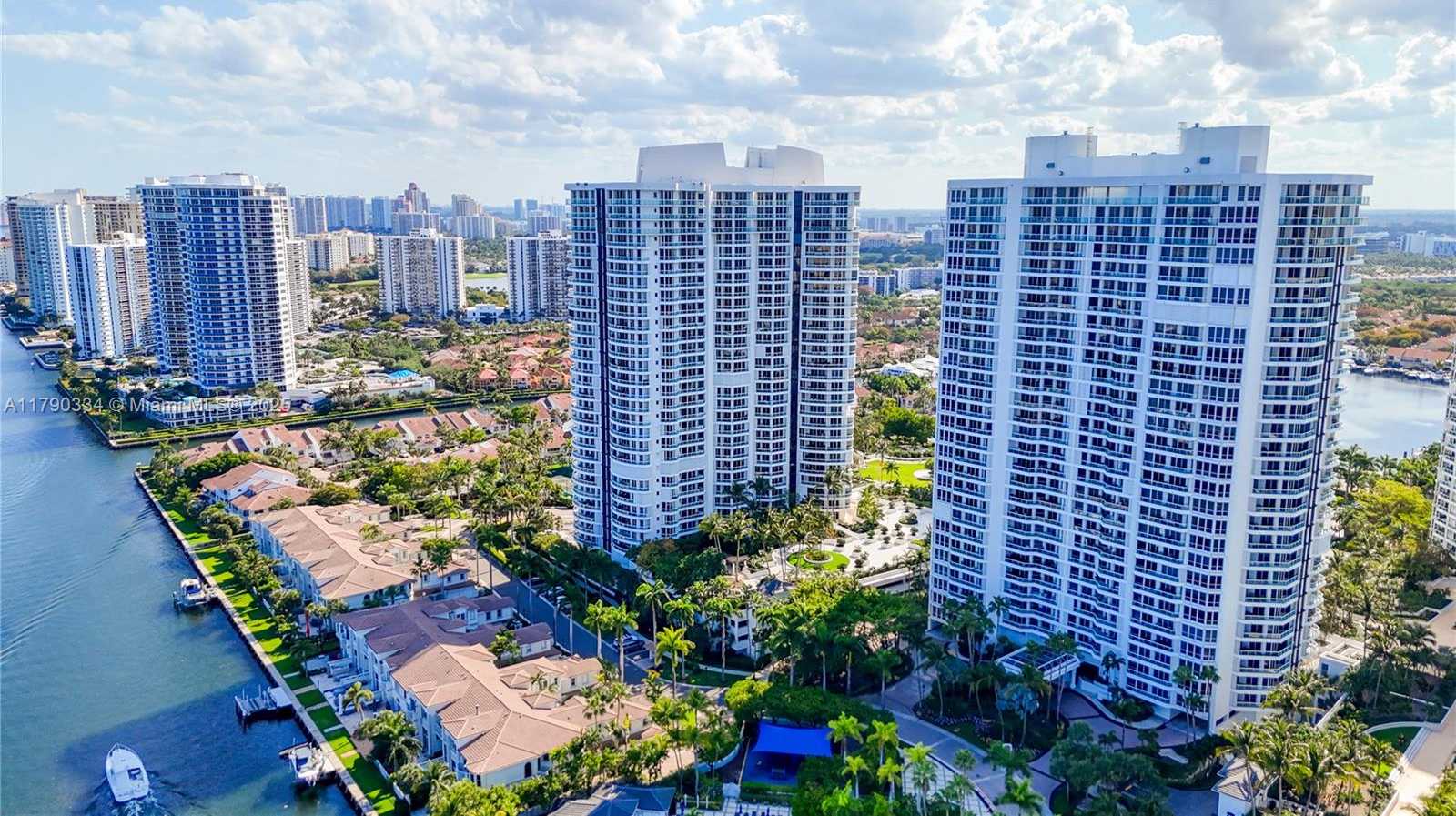 Small Image of 21050 POINT PL #2301, Aventura Number 36