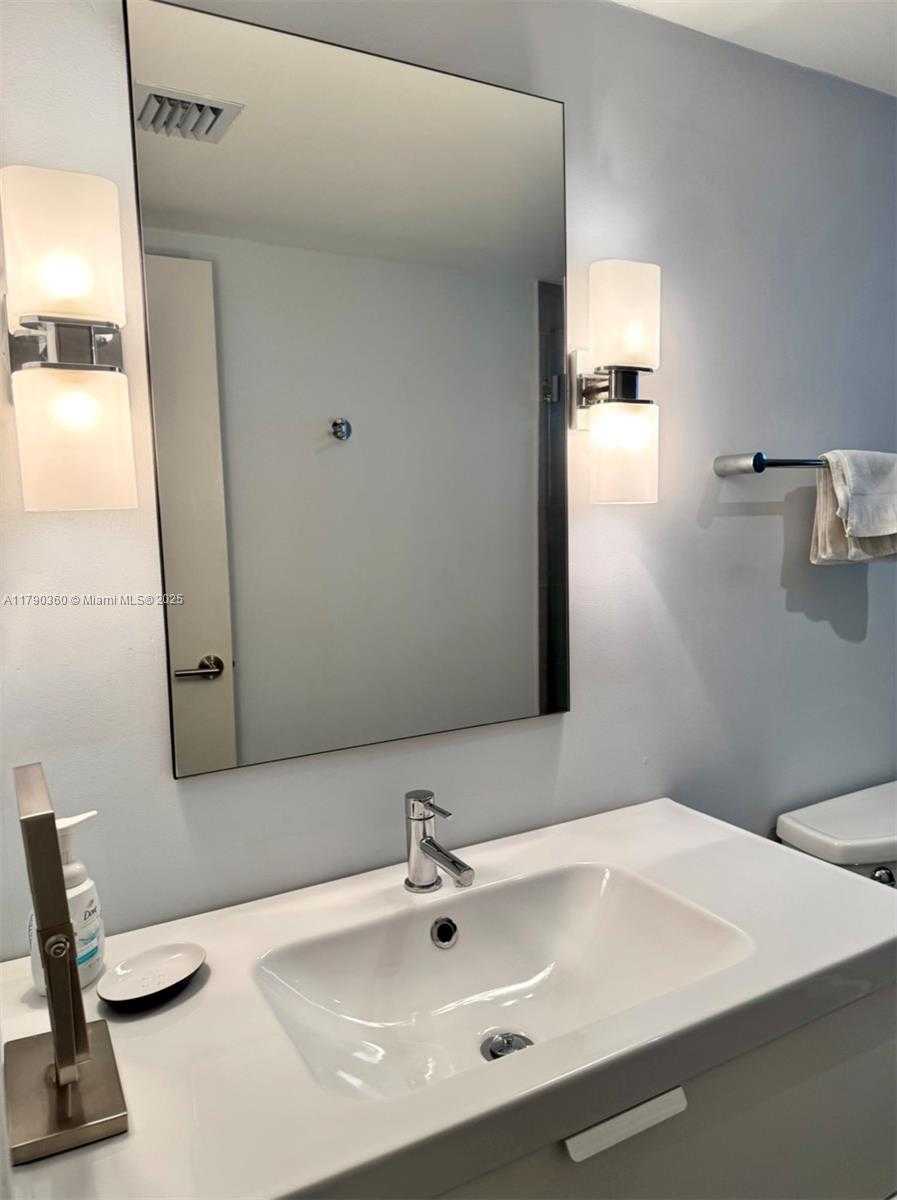 Small Image of 3600 170 ST #Apt.D.400, North Miami Beach Number 16